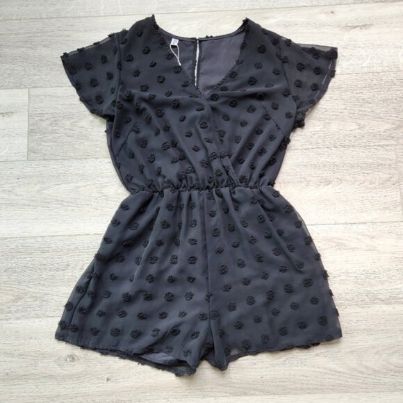 Angashion Black Shorts Romper Womens Medium Swiss Dot Short Sleeves Snaps Summer - Picture 1 of 11